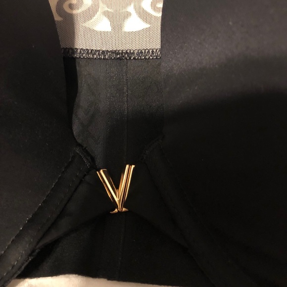 36DD Victoria Secret Bra - Picture 3 of 6